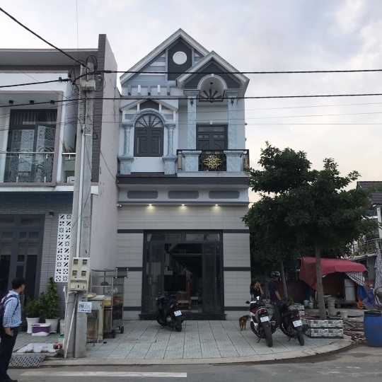 Chính chủ bán lô góc nhà 1 trệt một lầu tại Bình Chuẩn, Thuận An, Bình Dương